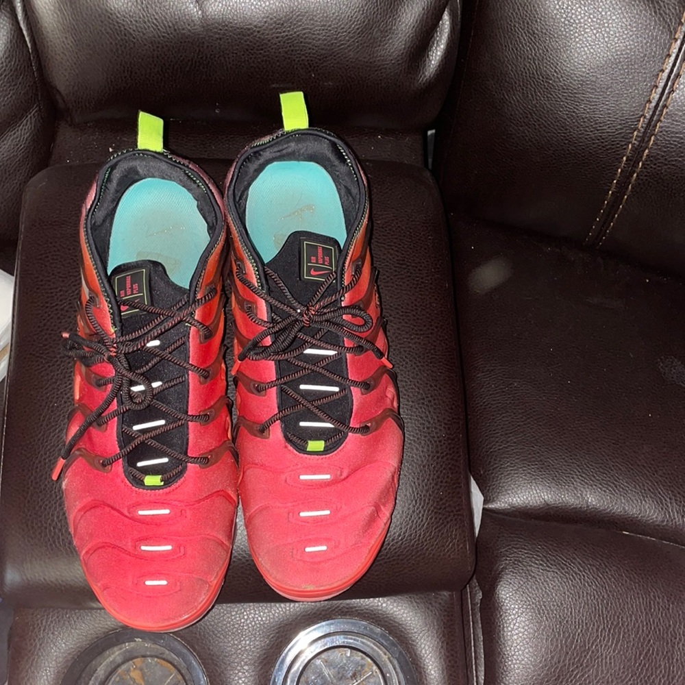 Nike vapor max size 13 used.